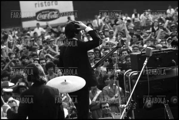 Concerto dei Beatles, Velodromo Vigorelli, Milano, 1965 - Farabola Immagine digitale