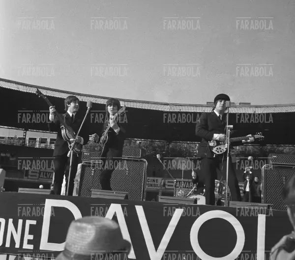 Concerto dei Beatles, Velodromo Vigorelli, Milano, 1965 - Farabola Immagine digitale