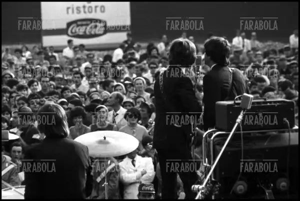 Concerto dei Beatles, Velodromo Vigorelli, Milano, 1965 - Farabola Immagine digitale