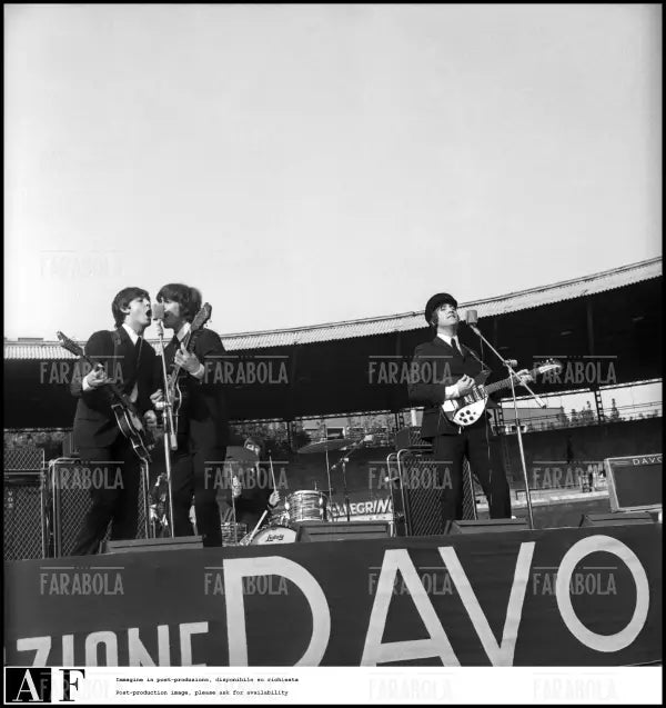 Concerto dei Beatles, Velodromo Vigorelli, Milano, 1965 - Farabola Immagine digitale