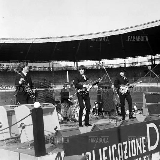 Concerto dei Beatles, Velodromo Vigorelli, Milano, 1965 - Farabola Immagine digitale