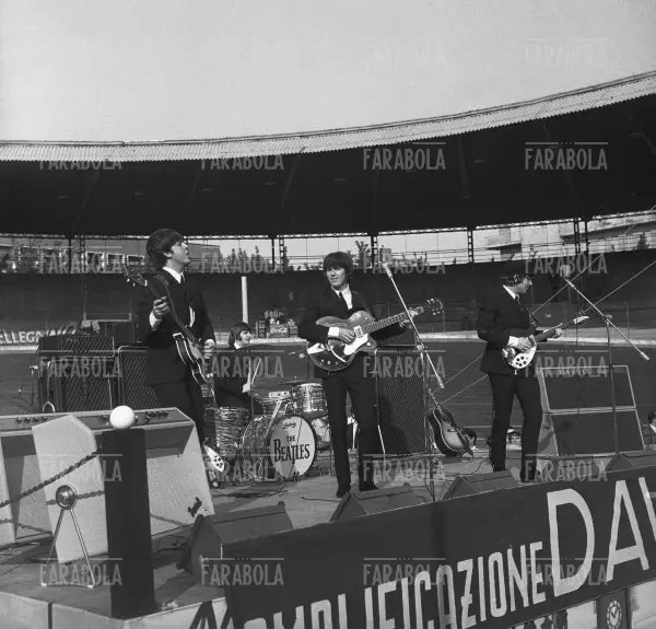 Concerto dei Beatles, Velodromo Vigorelli, Milano, 1965 - Farabola Immagine digitale