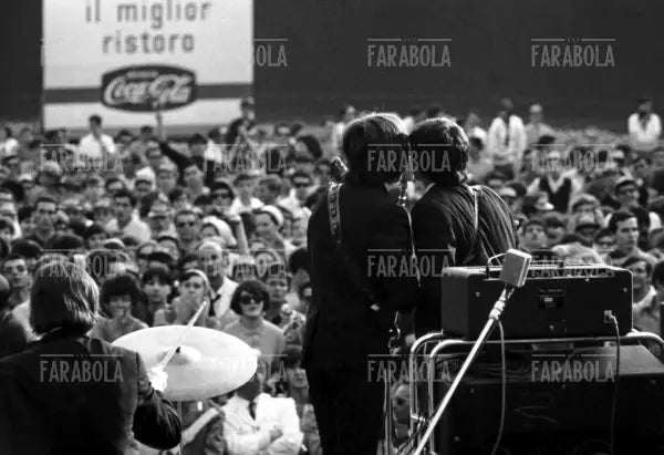 Concerto dei Beatles, Velodromo Vigorelli, Milano, 1965 - Farabola Immagine digitale
