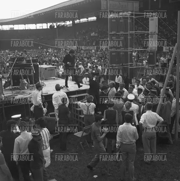 Concerto dei Beatles, Velodromo Vigorelli, Milano, 1965 - Farabola Immagine digitale