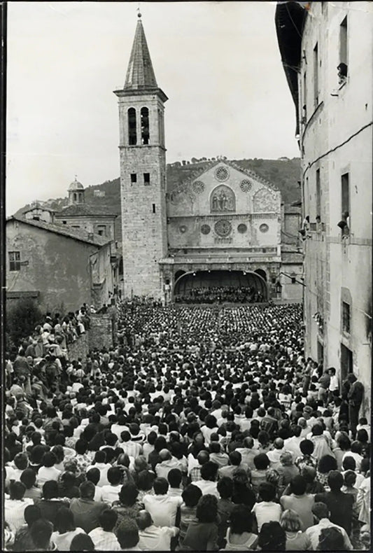 Concerto in piazza a Spoleto 1987 Ft 37752 - Stampa 20x30 cm - Farabola Stampa ai sali d'argento