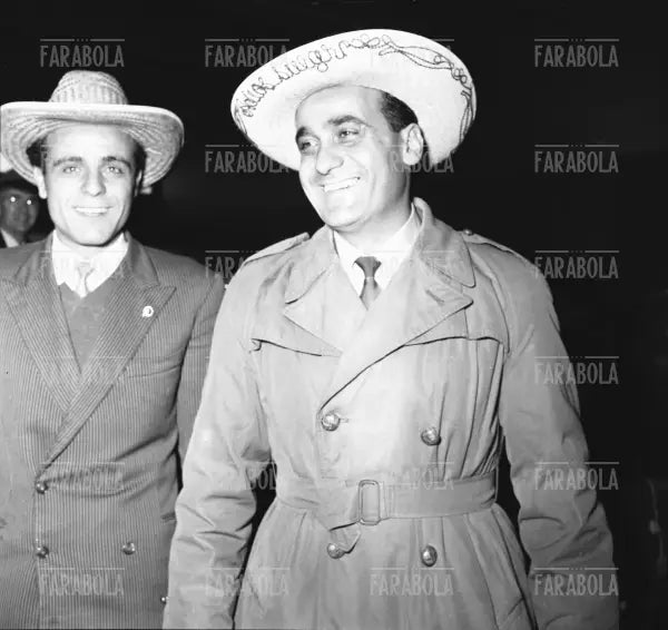 Consalvo Sanesi arriva a Malpensa, Milano, 1954 - Farabola Immagine digitale