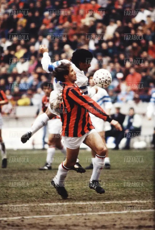 Contrasto tra Baresi e Maradona, Milan-Napoli, 1990 - Farabola Immagine digitale