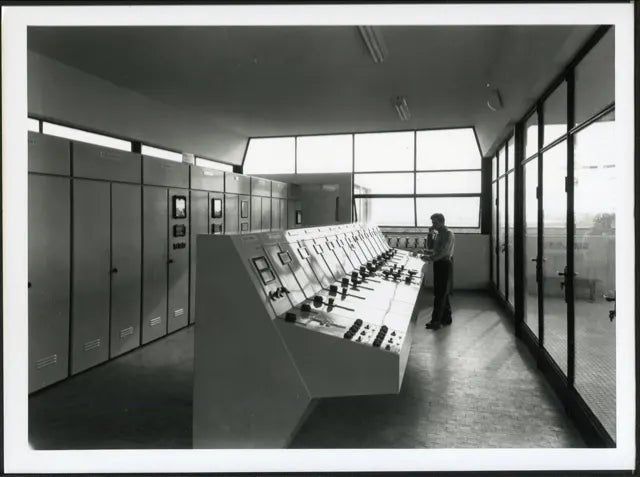 Controlli elettronici in raffineria 1960 Ft 3682 - Stampa 24x18 cm - Farabola Stampa ai sali d'argento (anni 90)