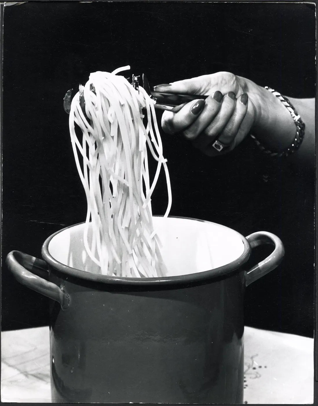 Controllo di cottura spaghetti anni 50 Ft 37513 - Stampa 24x30 cm - Farabola Stampa ai sali d'argento
