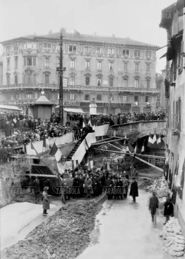 Copertura del Naviglio in Porta Genova, Milano, 1930 - Farabola Immagine digitale