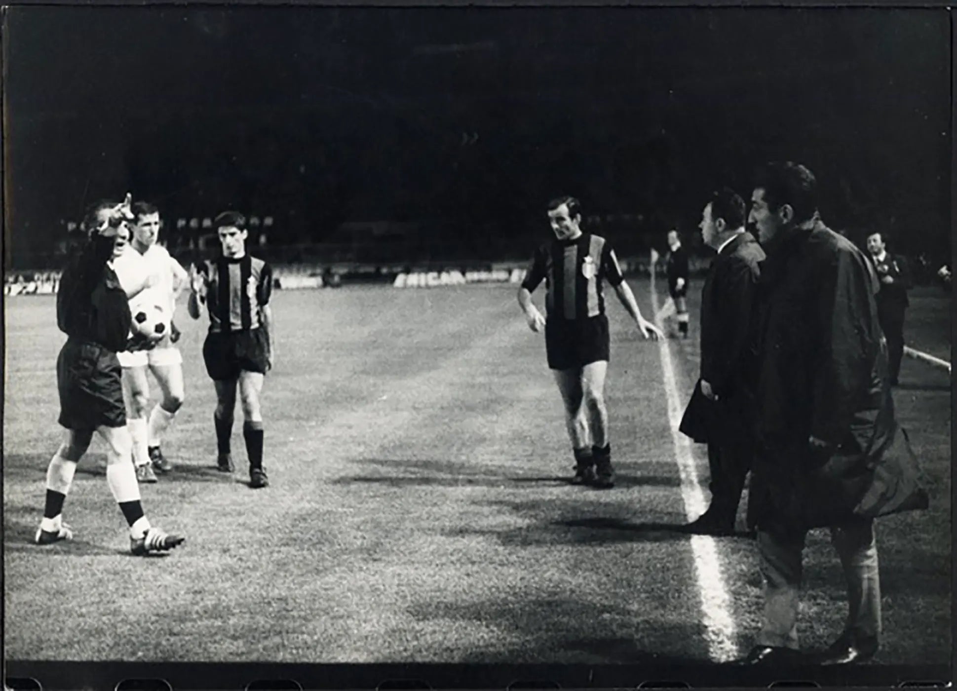 Coppa dei Campioni Inter vs CSKA 1967 Ft 38099 - Stampa 21x27 cm - Farabola Stampa ai sali d'argento