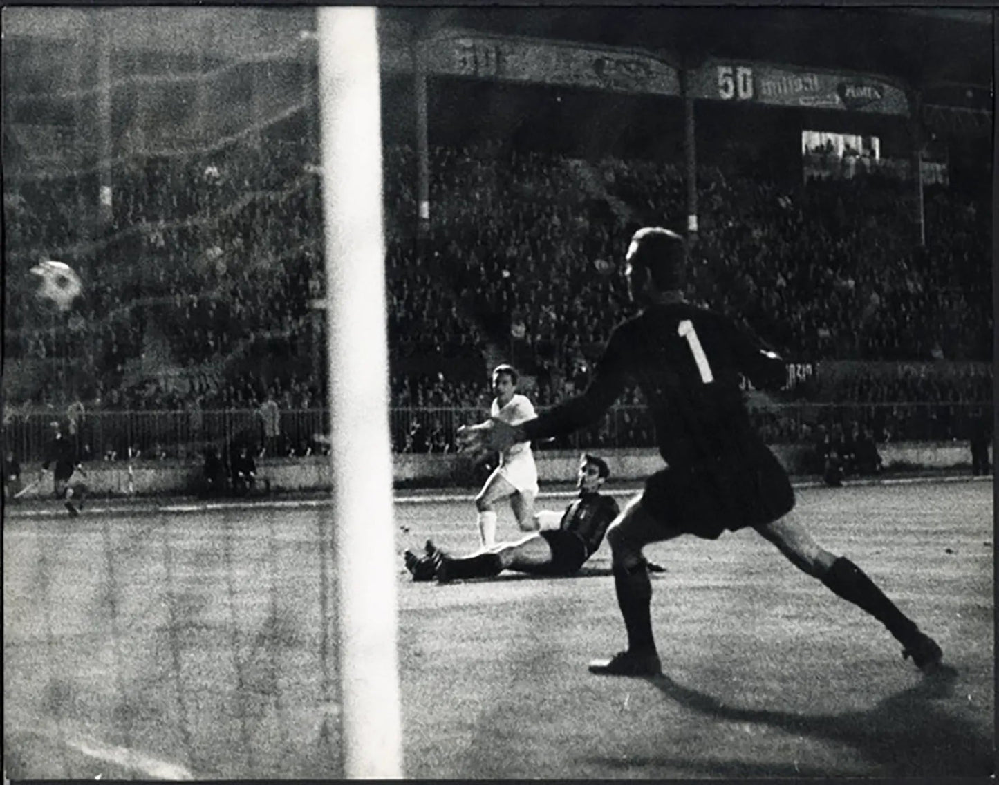 Coppa dei Campioni Inter vs CSKA 1967 Ft 38113 - Stampa 21x27 cm - Farabola Stampa ai sali d'argento