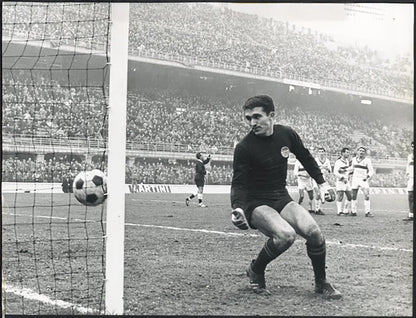 Coppa dei Campioni Inter vs Vasas 1966 Ft 38112 - Stampa 21x27 cm - Farabola Stampa ai sali d'argento