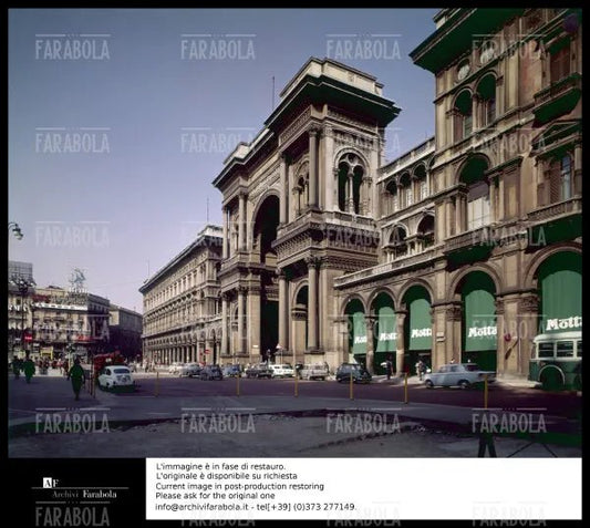 Corso Vittorio Emanuele II, Milano, anni 60 - Farabola Immagine digitale
