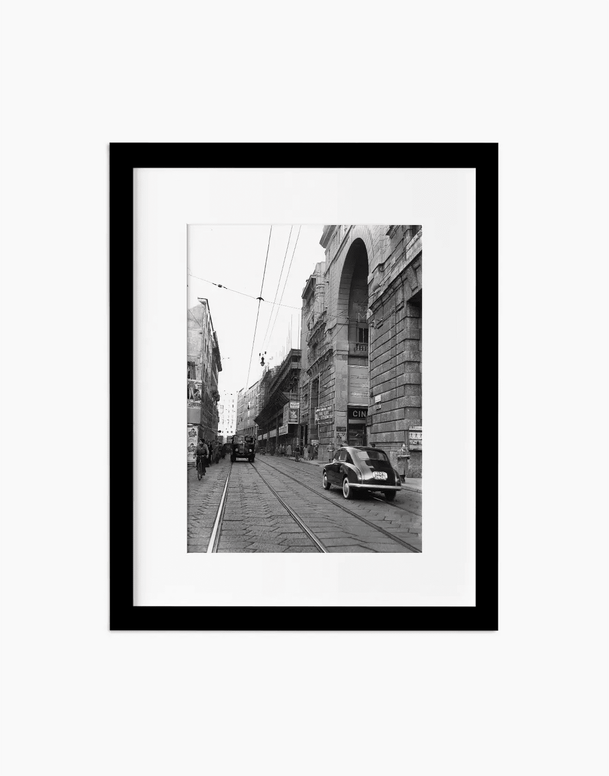 Corso Vittorio Emanuele, Milano 1954 — stampa fine art con cornice nera