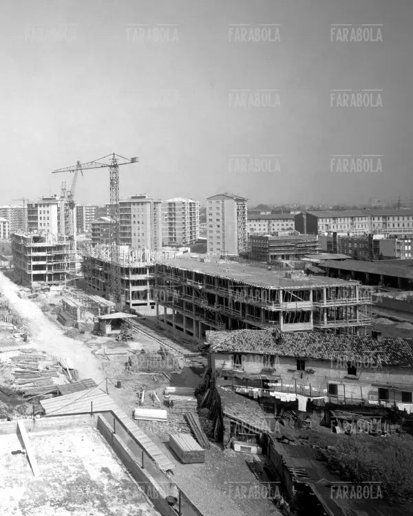 Costruzioni in zona Magenta - San Siro, Milano, anni 60 - Farabola Immagine digitale