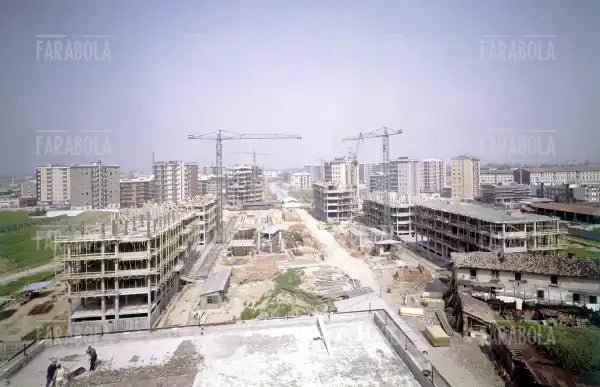 Costruzioni in zona Magenta - San Siro, Milano, anni 60 - Farabola Immagine digitale