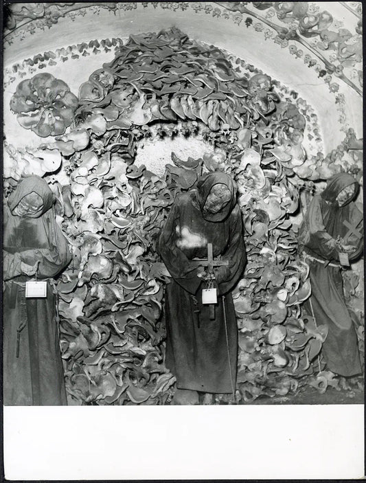 Cripta Chiesa dei Cappuccini Roma anni 60 Ft 4777 - Stampa 24x18 cm - Farabola Stampa ai sali d'argento