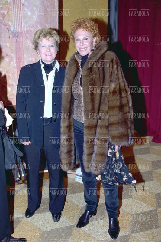 Dacia Maraini e Ornella Vanoni, Milano, 2001 - Farabola Immagine digitale