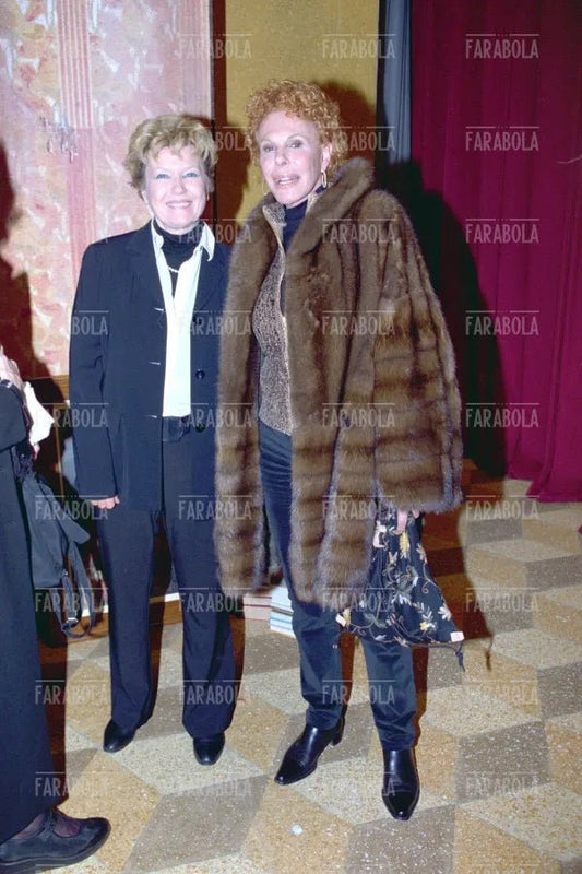 Dacia Maraini e Ornella Vanoni, Milano, 2001 - Farabola Immagine digitale