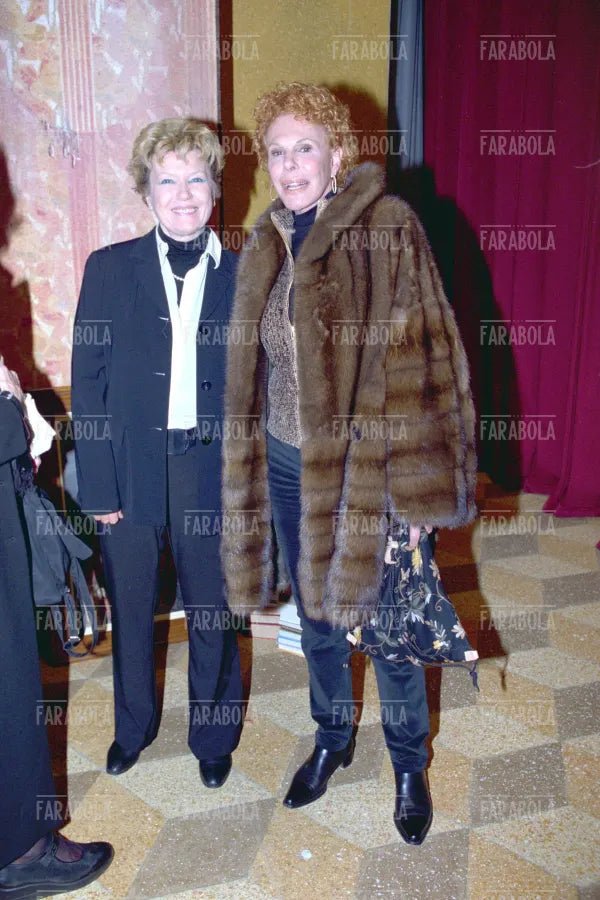 Dacia Maraini e Ornella Vanoni, Milano, 2001 - Farabola Immagine digitale