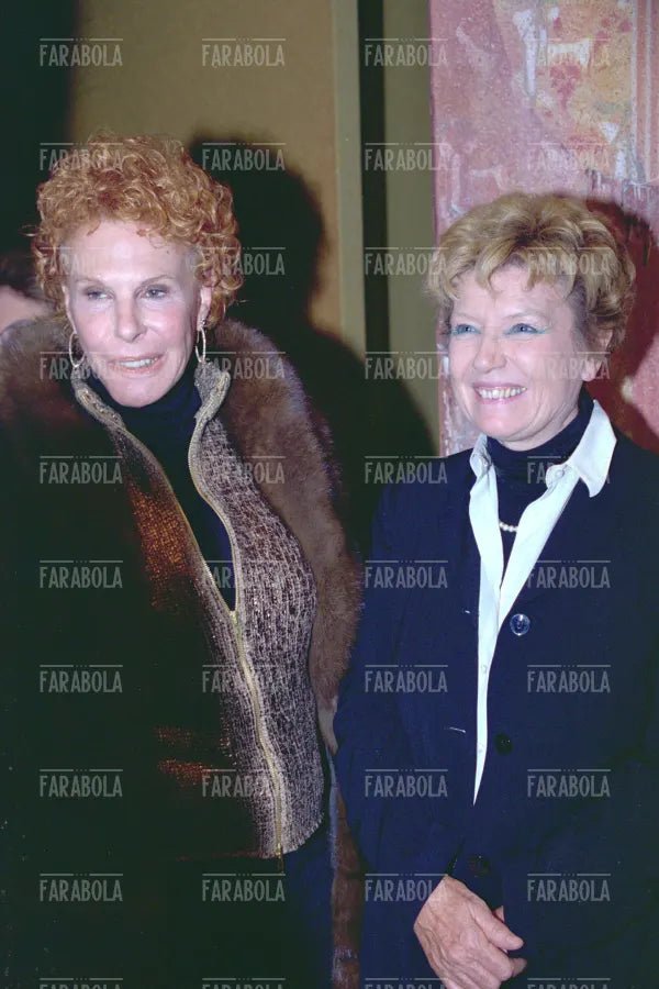 Dacia Maraini e Ornella Vanoni, Milano, 2001 - Farabola Immagine digitale