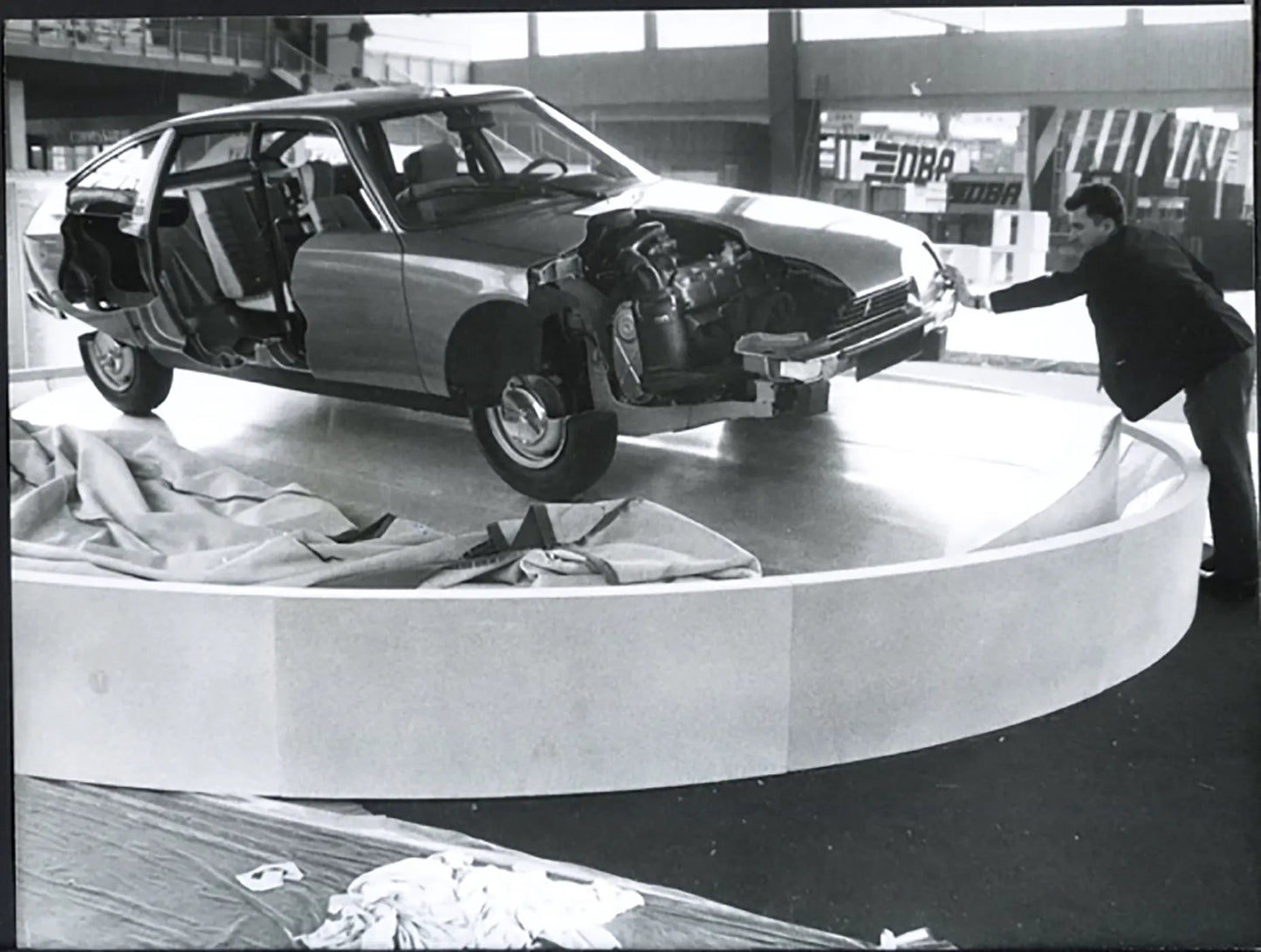 Daimler Double Salone Auto Parigi 1974 Ft 36678 - Stampa 24x18 cm - Farabola Stampa ai sali d'argento