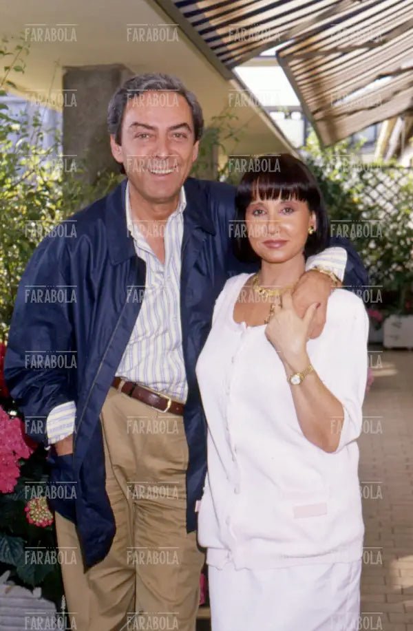 Daniele Piombi con la moglie Mirella, anni 90 - Farabola Immagine digitale