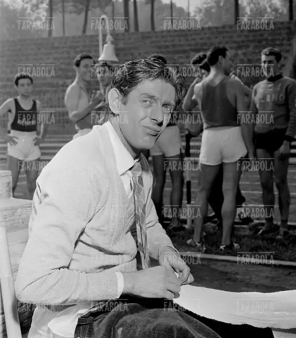 Dario Fo sul set de Lo svitato, 1959 - Farabola Immagine digitale