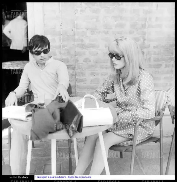 David Bailey e Catherine Deneuve, Festival di Venezia, 1966 - Farabola Immagine digitale