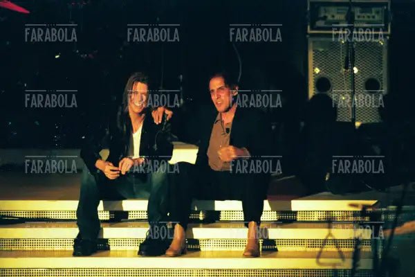 David Bowie e Adriano Celentano, Francamente me ne infischio, 1999 - Farabola Immagine digitale