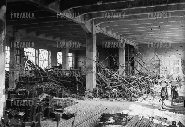 Depositi e rimesse ATM distrutti dalle bombe, 1947 - Farabola Immagine digitale