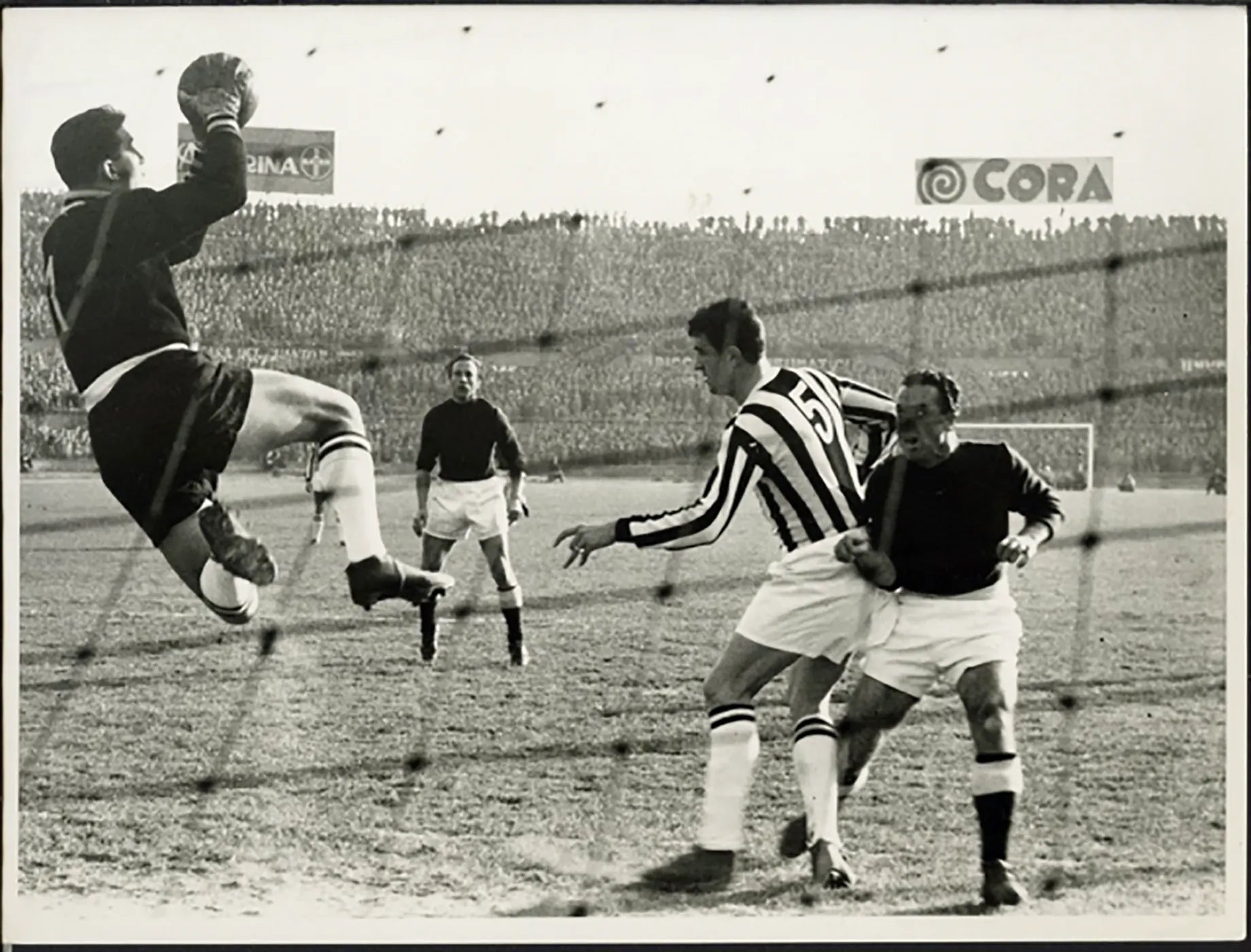 Derby Juve - Torino Viola e Sentimenti anni 50 Ft 5345 - Stampa 24x18 cm - Farabola Stampa ai sali d'argento