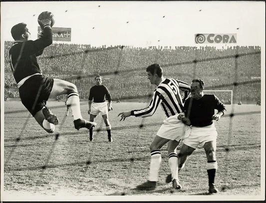 Derby Juve - Torino Viola e Sentimenti anni 50 Ft 5345 - Stampa 24x18 cm - Farabola Stampa ai sali d'argento