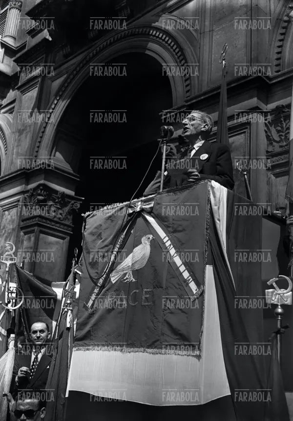 Discorso di Cesare Musatti al Comizio per la Pace, Milano, 1950 - Farabola Immagine digitale