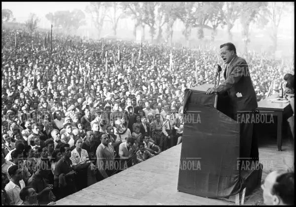 Discorso di Palmiro Togliatti alla Festa de l'Unità, Monza, 1947 - Farabola Immagine digitale