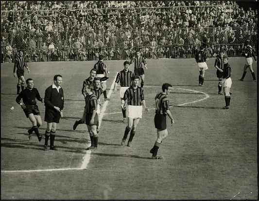 Discussioni al Derby di Milano 1961 Ft 5340 - Stampa 21x27 cm - Farabola Stampa ai sali d'argento