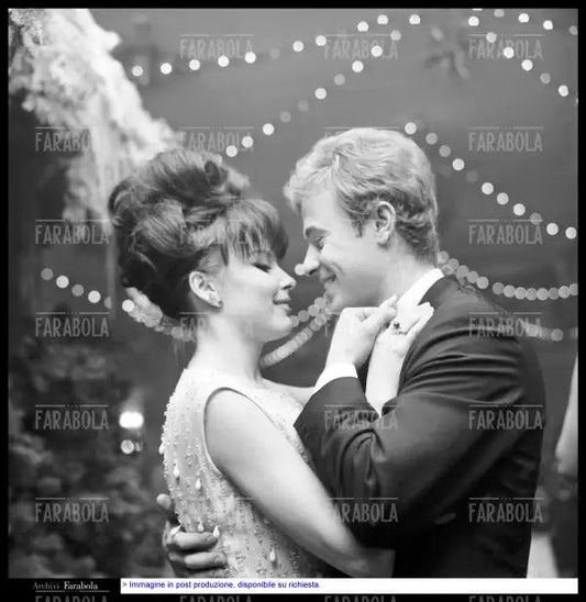 Dominique Boschero e Franco Califano, Capodanno a Saint - Vincent, 1964 - Farabola Immagine digitale