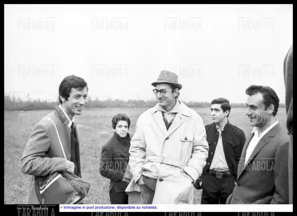 Don Backy, Carlo Lizzani e Gian Maria Volonté, Milano, 1967 - Farabola Immagine digitale