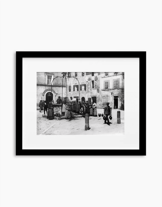 Donne al pozzo, Lago Trasimeno 1900 - Farabola WhiteWall App Product