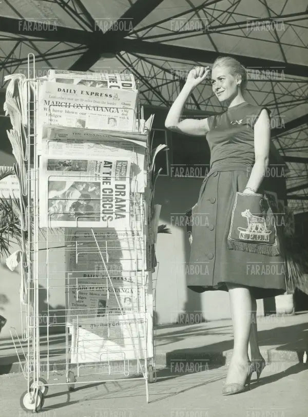 Edicola al Villaggio Olimpico, Olimpiadi di Roma, 1960 - Farabola Immagine digitale