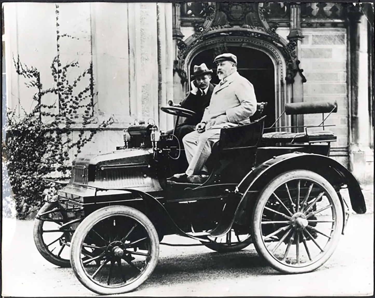 Edoardo del Galles su una Daimler 1899 Ft 37868 - Stampa 24x30 cm - Farabola Stampa ai sali d'argento