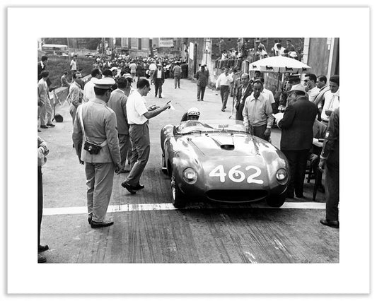 Elio Pandolfo su Ferrari, classica Catania-Etna 1959 - Farabola Fotografia