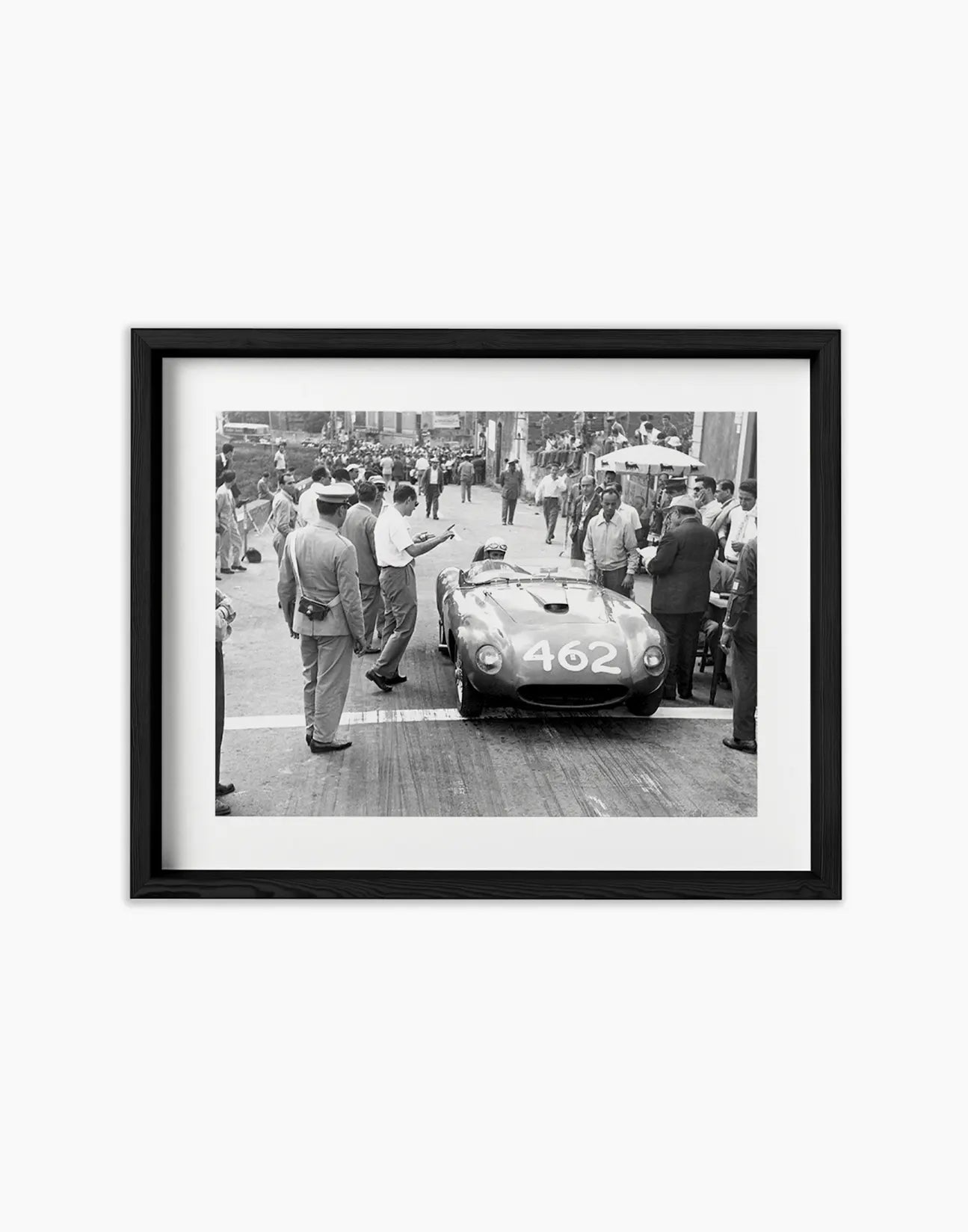 Elio Pandolfo su Ferrari, classica Catania - Etna 1959 - Farabola Fotografia