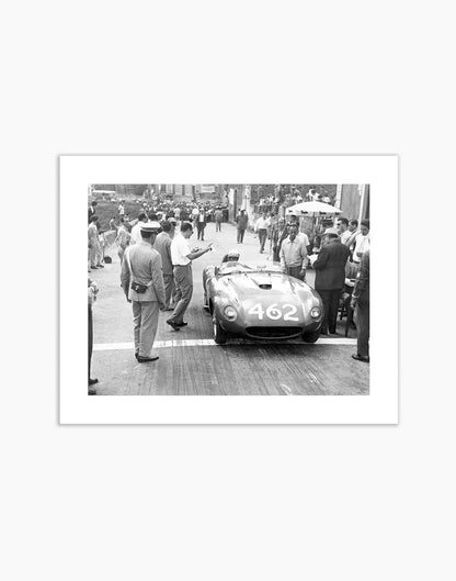 Elio Pandolfo su Ferrari, classica Catania - Etna 1959 - Farabola Fotografia