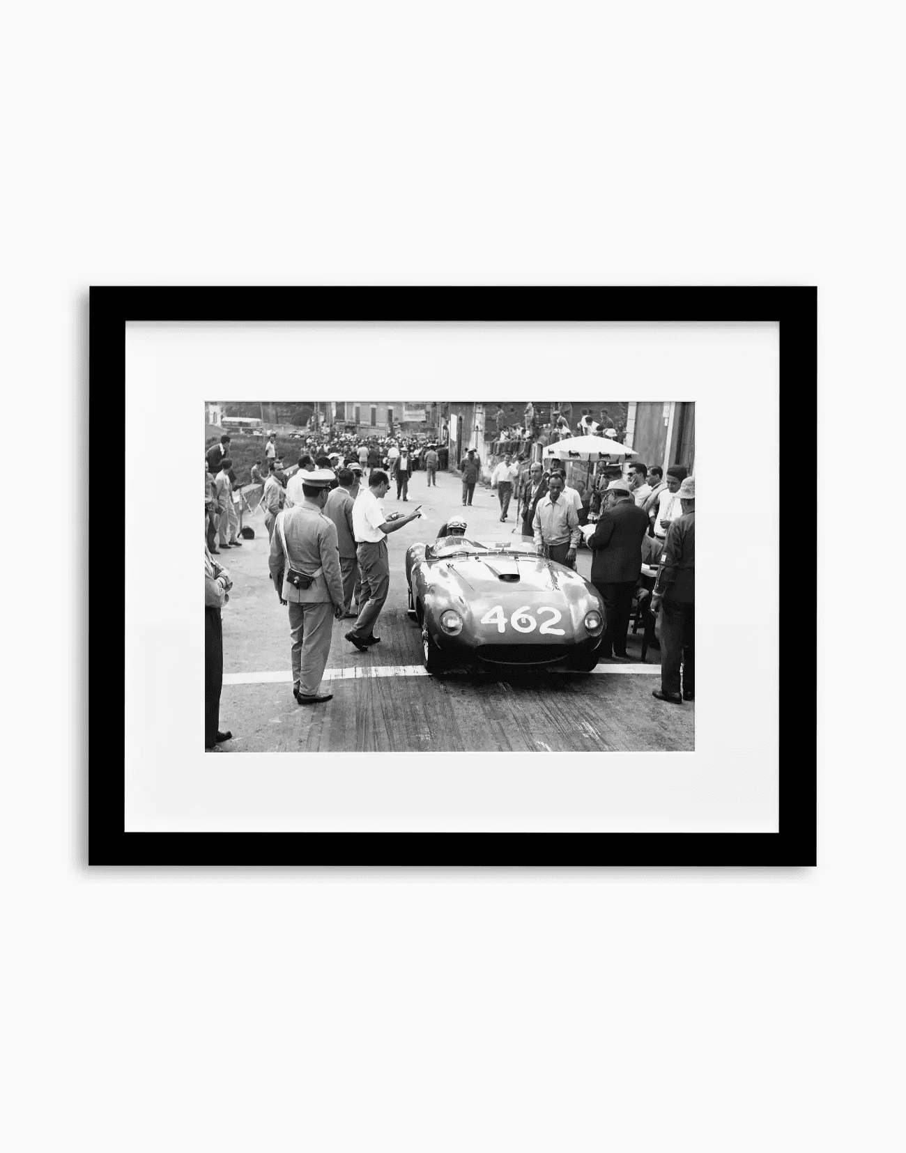 Elio Pandolfo su Ferrari, classica Catania-Etna 1959 - Farabola WhiteWall App Product