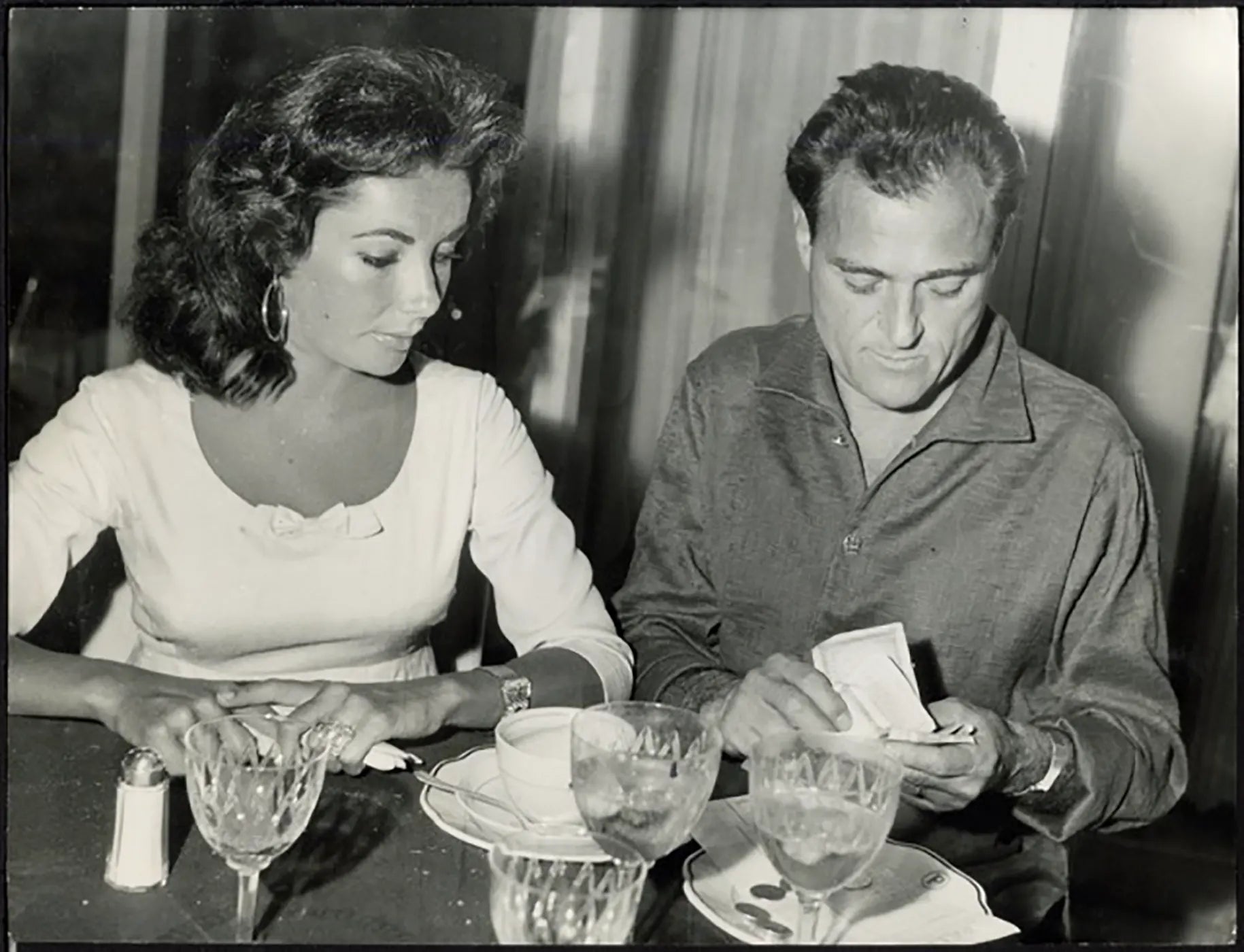 Elizabeth Taylor a Roma 1957 Ft 37450 - Stampa 24x18 cm - Farabola Stampa ai sali d'argento
