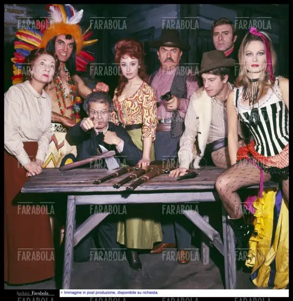 Elsa Merlini, Massimo Foschi, Ferruccio De Ceresa, Raffaella Carrà, Gino Cervi, Guido Marchi, Germano Longo e Carmen Scarpitta, 1966 - Farabola Immagine digitale