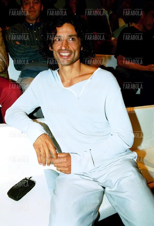 Enrico Lo Verso alla sfilata Armani, Milano, 2000 - Farabola Immagine digitale