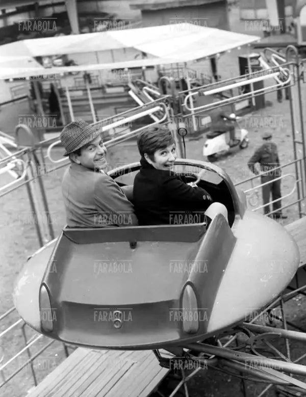 Enrico Maria Salerno con la moglie Valeria Valeri, Milano, 1968 - Farabola Immagine digitale